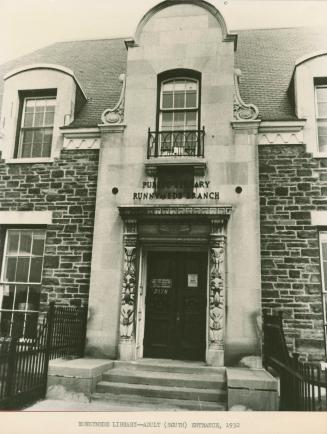 Picture of front door and entrance of library building. 