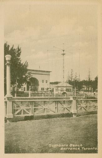 Picture of fence and entrance gate to amusement park. 