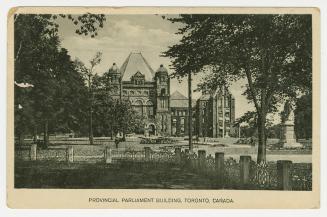 Black and white photograph a large government building in the Ricardsonian Romanesque style.