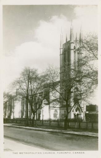 B/W postcard depicting a photo of the exterior of the Metropolitan Church with caption, "The Me…