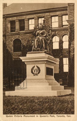 Picture of Queen Victoria monument in front of parliament buildings. 