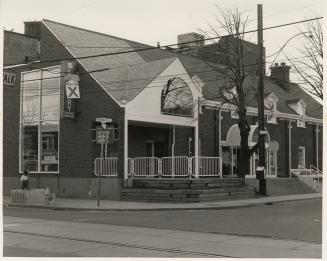 Photo of library building.