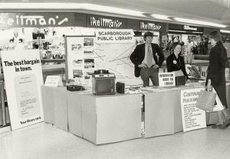 Picture of library booth at a mall. 