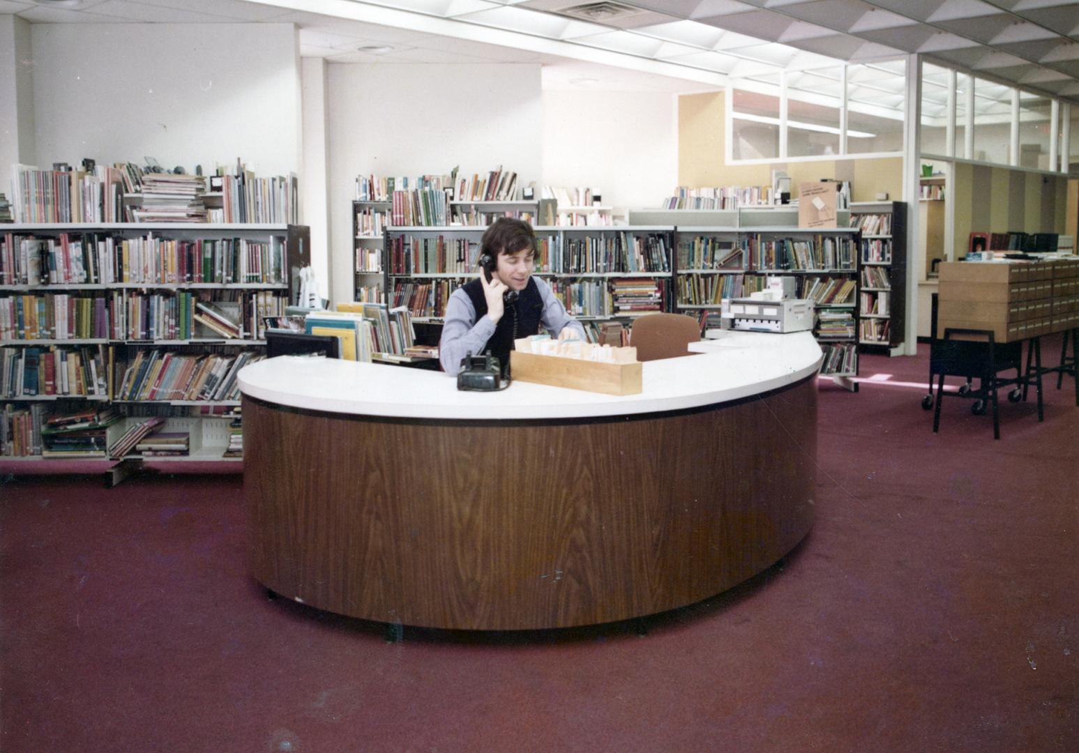 Picture of one storey library building .